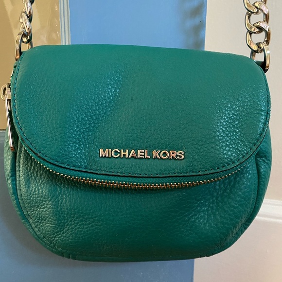 Michael Kors Handbags - Michael Kors small crossbody adjustable bag purse